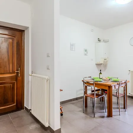 Cozy By Interhome * Dongo