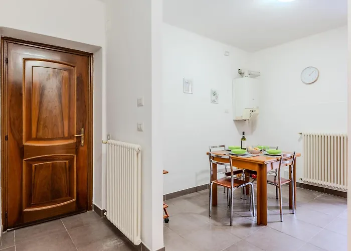 Cozy By Interhome * Dongo